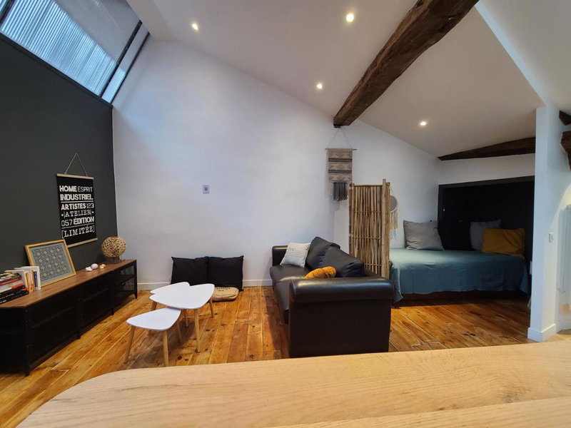 Plan B, Saint-Jean-Pied-de-Port, France