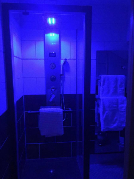 Suite Brooklyn Jacuzzi, Vichy, France