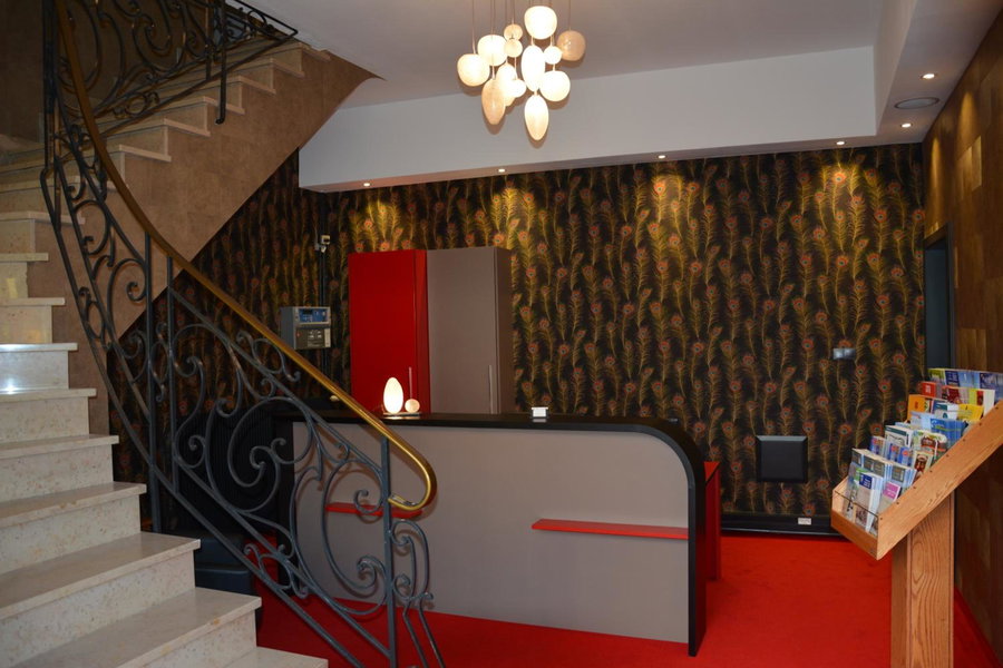 Logis Hôtel du Centre - Halte idéale en cyclotourisme avec garage à vélos clos, Molsheim, France