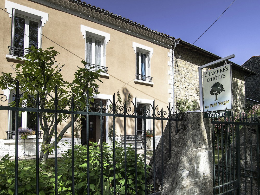 Hotel · Au Petit Verger, Puivert