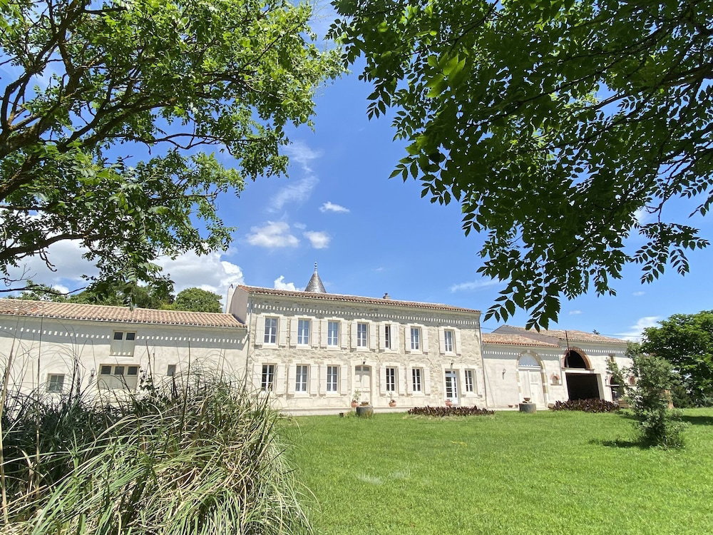 Hotel · Domaine de Lanis maison d'hôtes, Castelnaudary