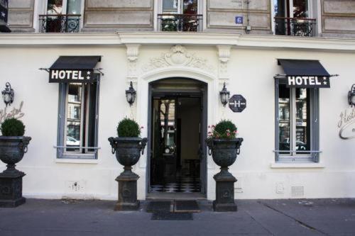 Camelia Prestige - Place de la Nation, Paris, France
