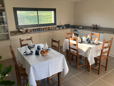Gîtes Du Mas de Surlan, Chantemerle-les-Blés, France