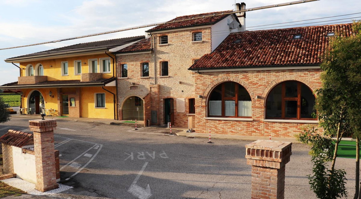 Dolce Vita - Exclusive Inn, Italy