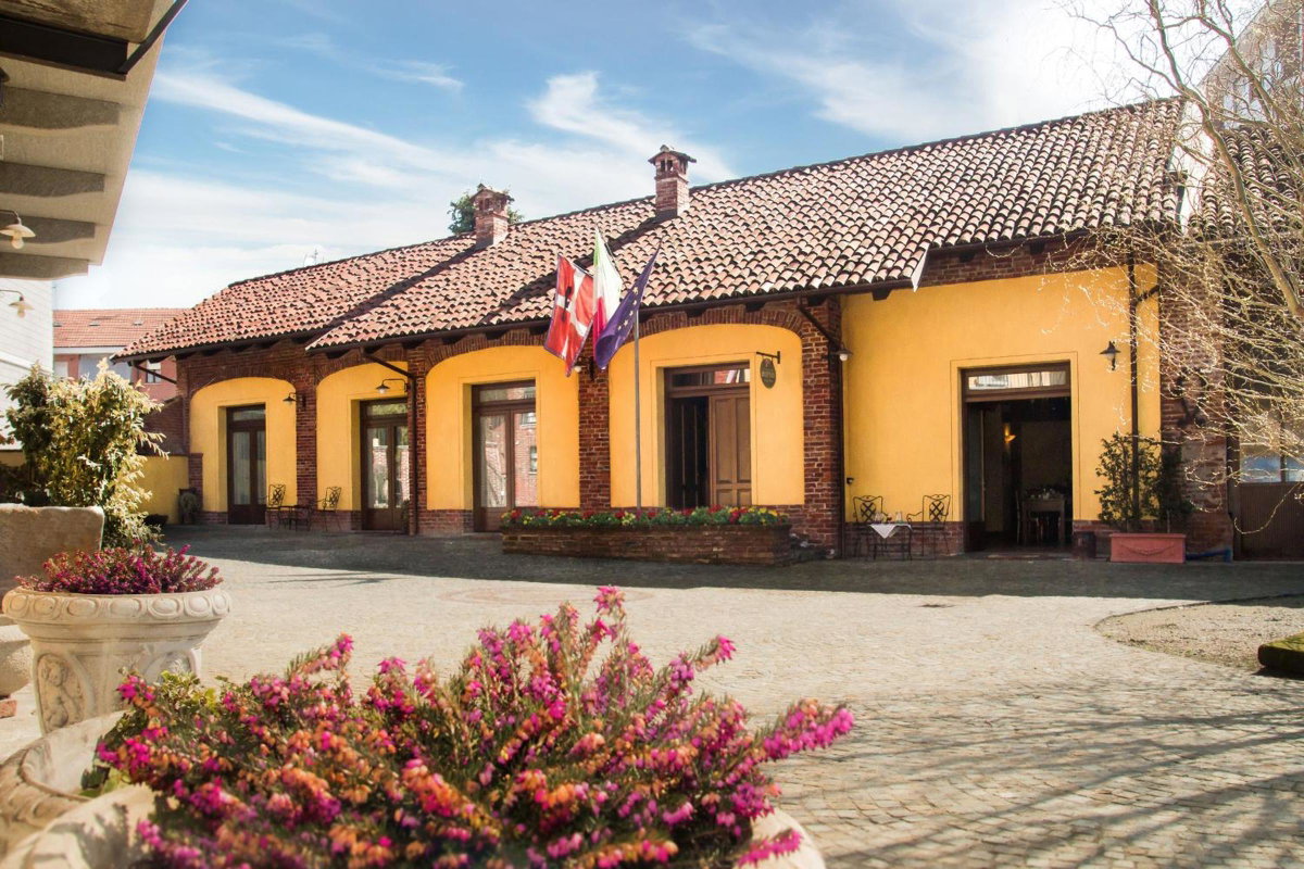 Hotel · Casa Del Grande Vecchio, Airasca
