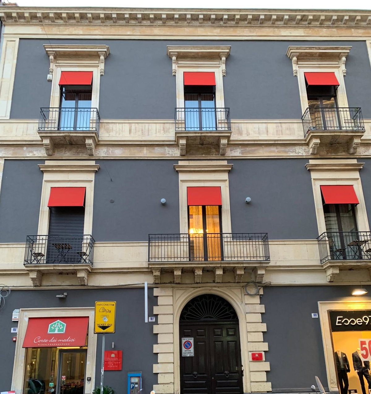 Corte dei medici - Palace, Италия