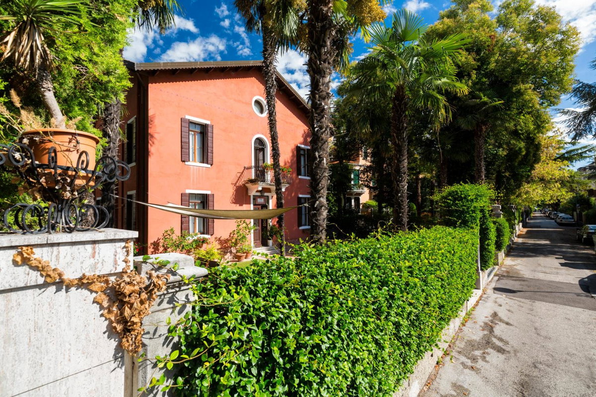 Villa Casanova, Italy