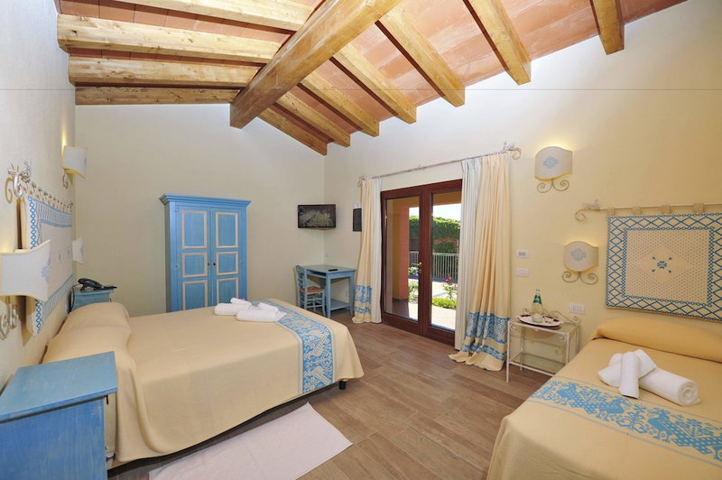 Hotel L'Esagono, San Teodoro, Italy