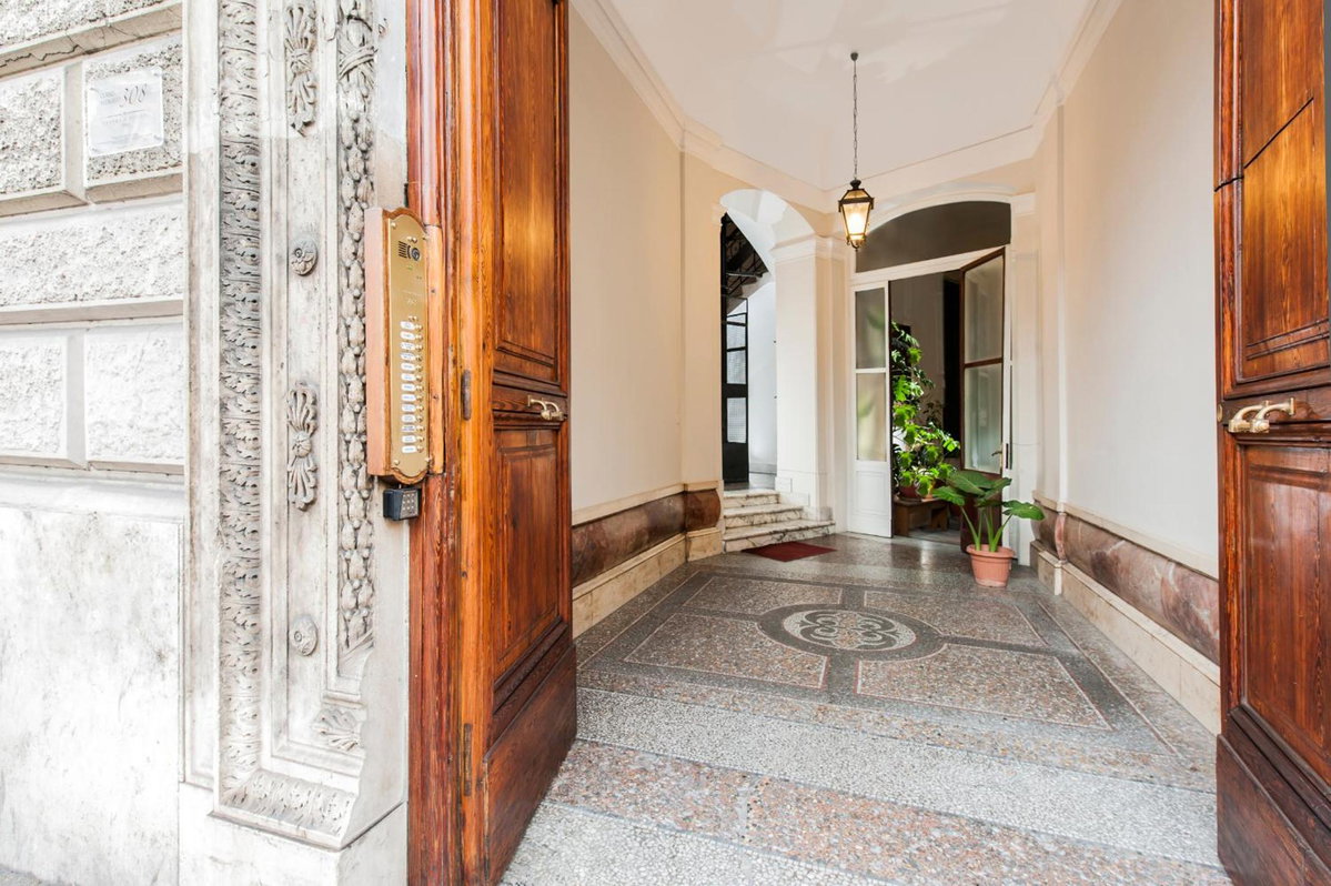 Charme 308, Italy