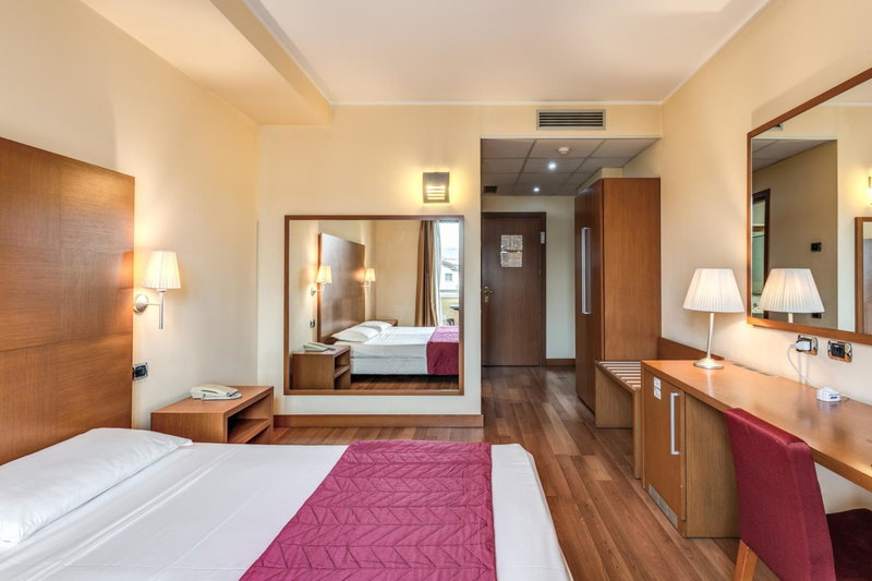 Luna Hotel Lago Maggiore Arona, Oleggio Castello, Italy