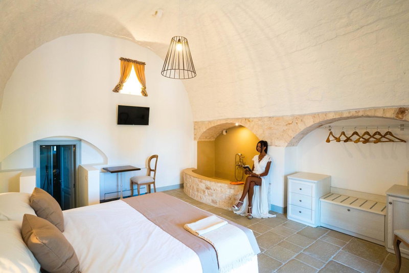 Borgo Cozzana, Monopoli, Italy