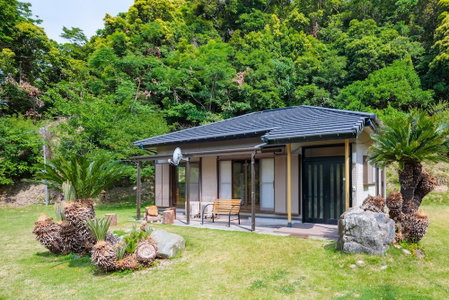 Sasayakana Ouchi Fuuki, Futtsu, Japan