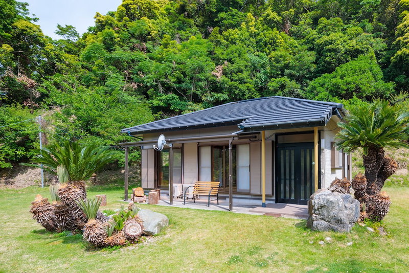 Sasayakana Ouchi Fuuki, Futtsu, Japan