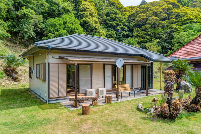Sasayakana Ouchi Fuuki, Futtsu, Japan