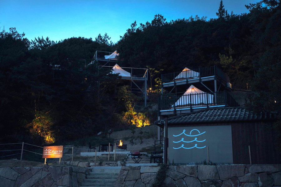 てんとうみ 渋川海岸グランピング Tentoumi Shibukawa Beach Glamping, Tamano, Japan