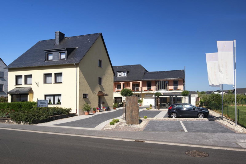 Moselweingut & Gästehaus Hubertushof, Trittenheim, Germany