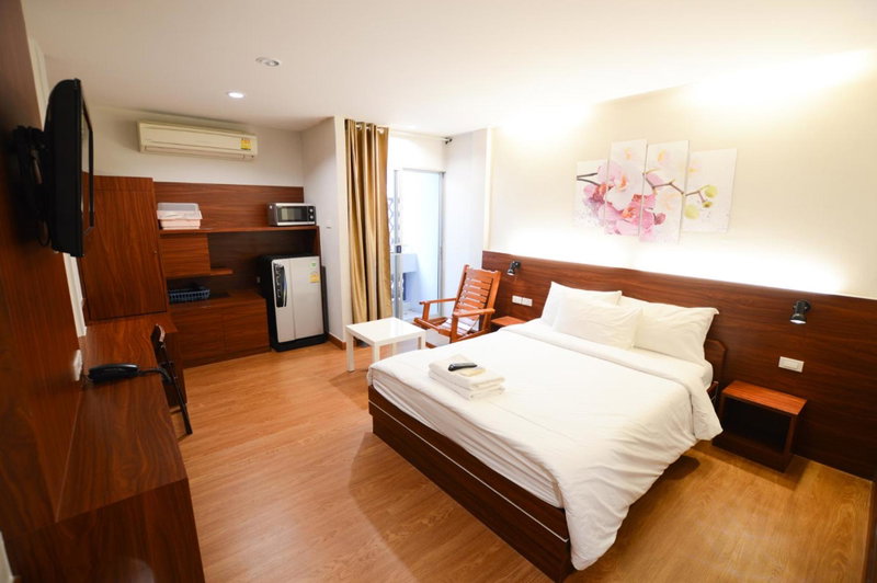 Collection O Thaiphiphat House Silom, Bangkok, Thailand