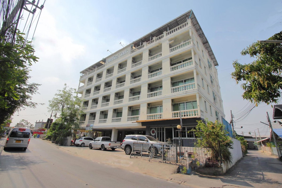 Hotel · Super OYO 498 Ladawan Villa, Bangkok