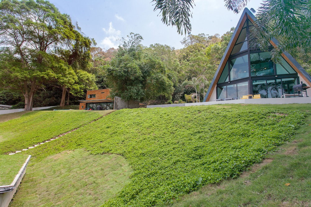 Hotel · Bamboo Garden House, Laem Sing