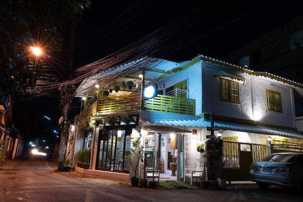Past Tense Hostel, Thailand