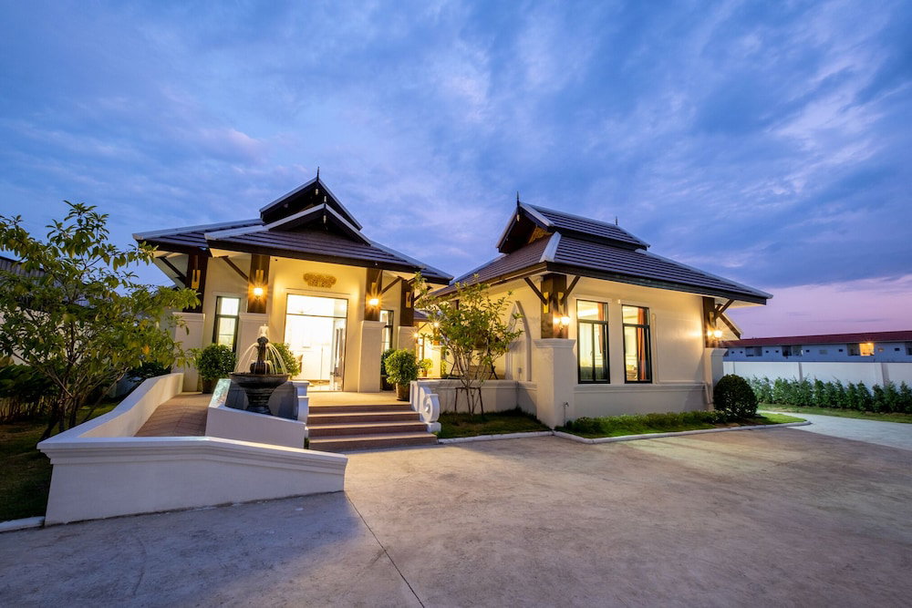 Hotel · Lanna Kamin Pool Villa Airport, Chiang Mai