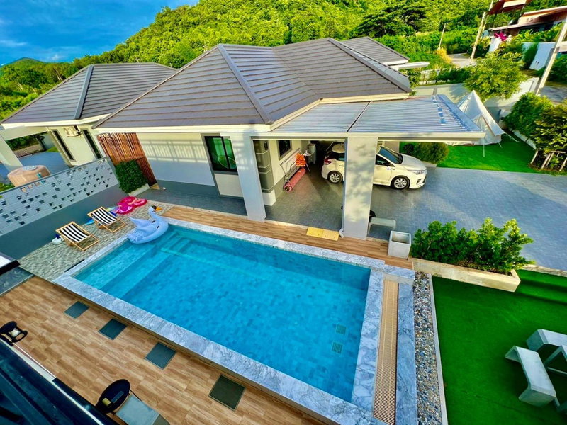 Chill at Hill Pool Villa Sattahip, Ban Tao Than, Thailand
