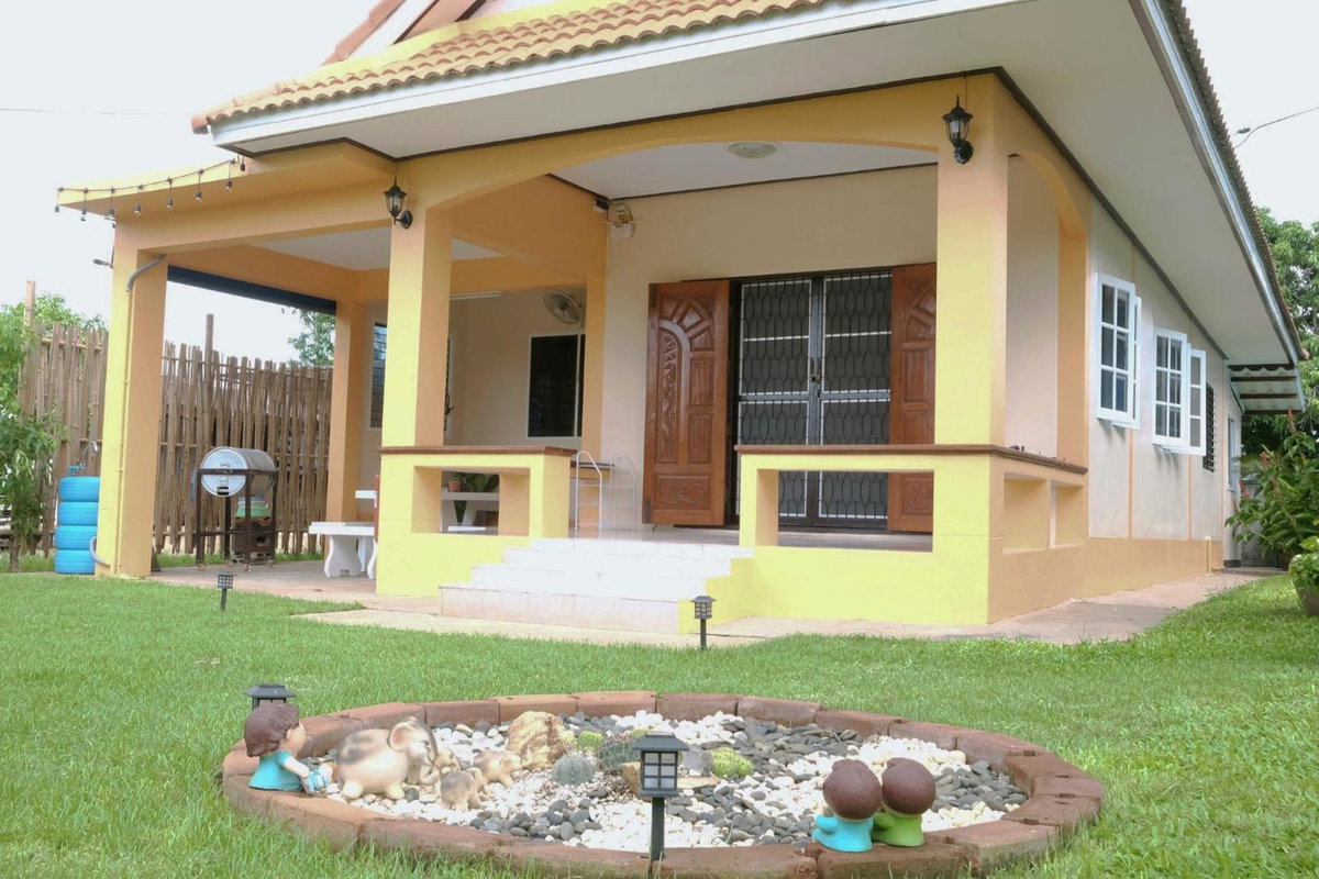 Hotel · Little B house, Ban Tao Than