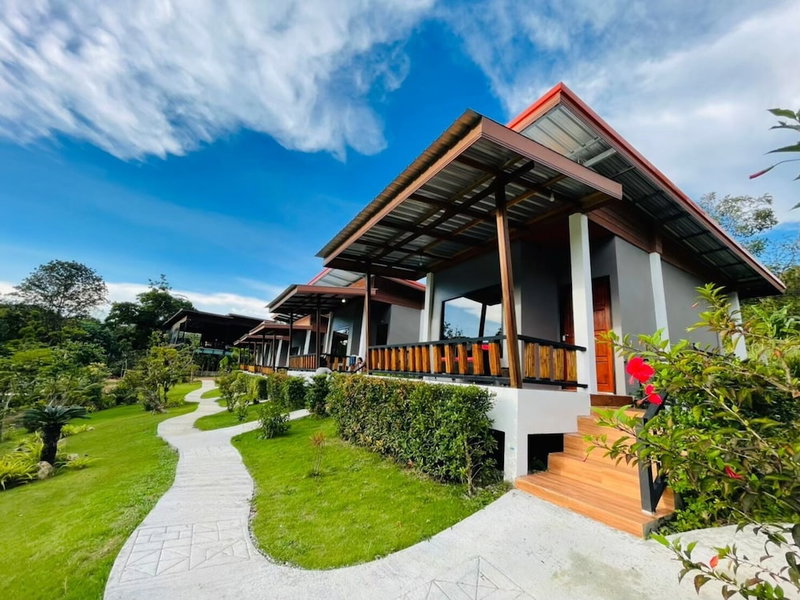 Phurin Thara Resort, Ko Lanta, Thailand