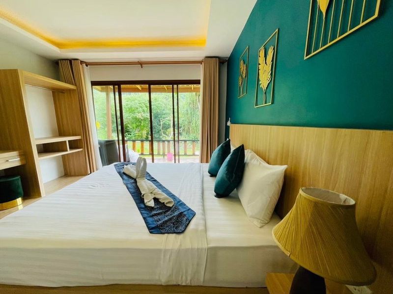 Phurin Thara Resort, Ko Lanta, Thailand