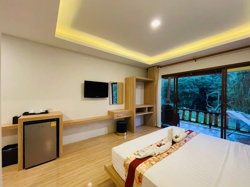 Phurin Thara Resort, Ko Lanta, Thailand