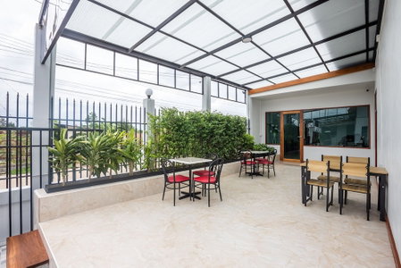 Tonsoi Hathairat, Bangkok, Thailand