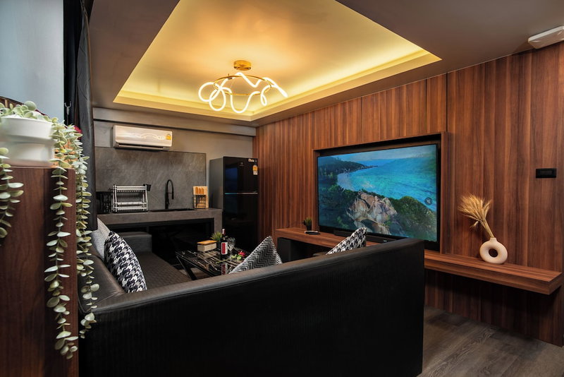 3 Double U - Kalim Sea View, Patong, Thailand