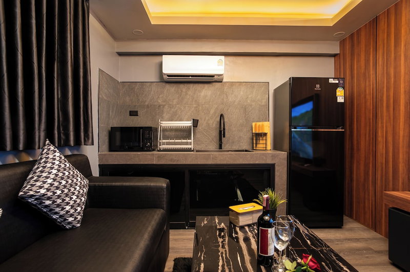 3 Double U - Kalim Sea View, Patong, Thailand