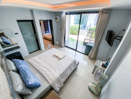 The Seacret Kohlarn, Koh Lan, Thailand