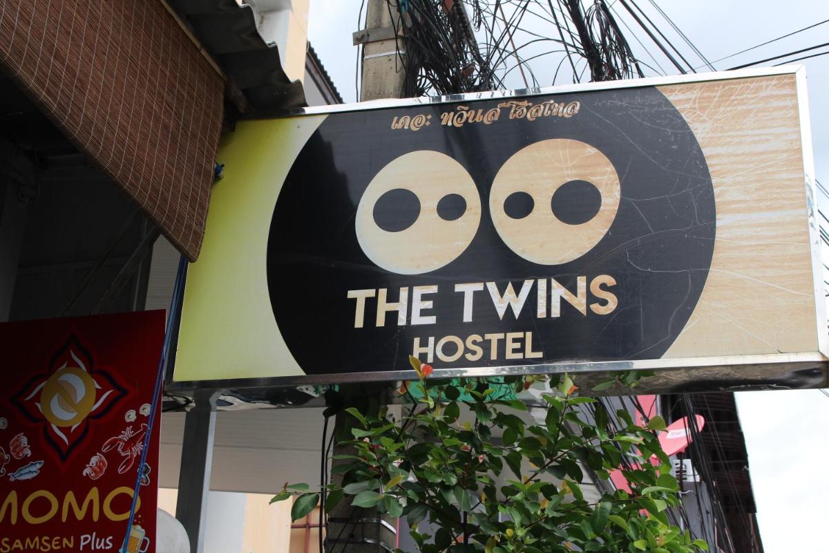 Hotel · OYO 985 The Twins Hostel, Bangkok