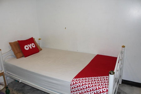 OYO 985 The Twins Hostel, Bangkok, Thailand