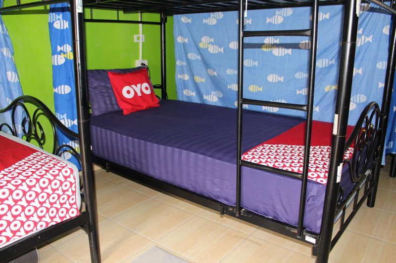 OYO 985 The Twins Hostel, Bangkok, Thailand