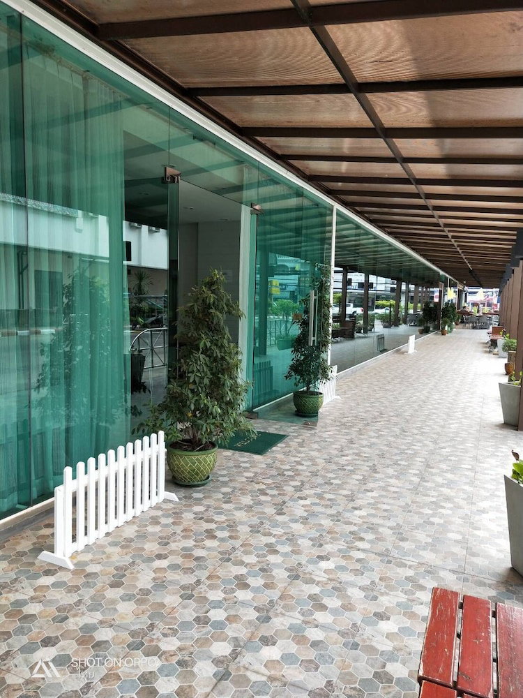 Hotel · May Flower Grand Hotel Korat, Nakhon Ratchasima