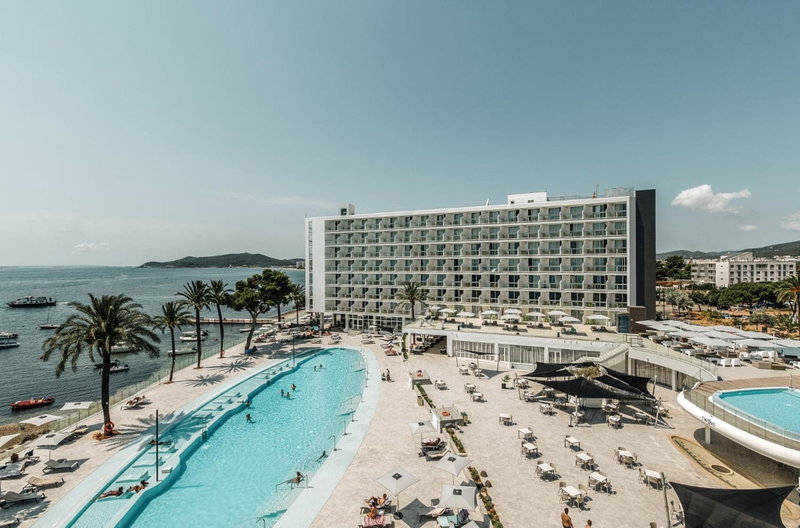 The Ibiza Twiins - 4* Sup, Playa d'en Bossa, Spain