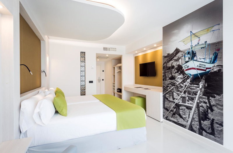 The Ibiza Twiins - 4* Sup, Playa d'en Bossa, Spain