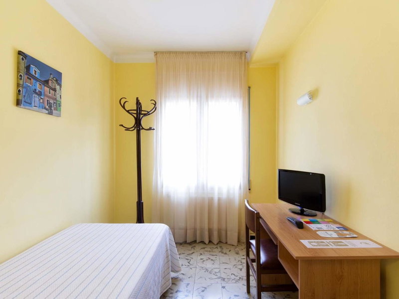 Hostal Fabrellas, Caldes de Malavella, Spain