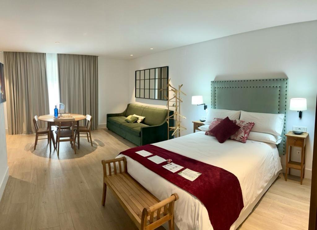 Apartamentos Turísticos La Plaza, Spain