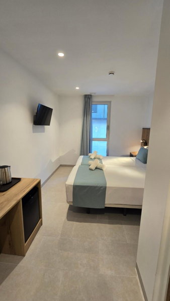 Hostal Rambla 24 by Holihome, Alicante, Spain
