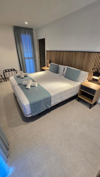 Hostal Rambla 24 by Holihome, Alicante, Spain