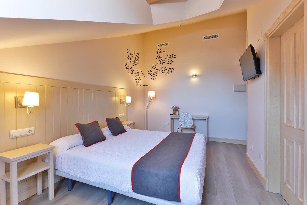 Hotel · Hostal La Chata by Vivere Stays, La Granja De San Ildefonso