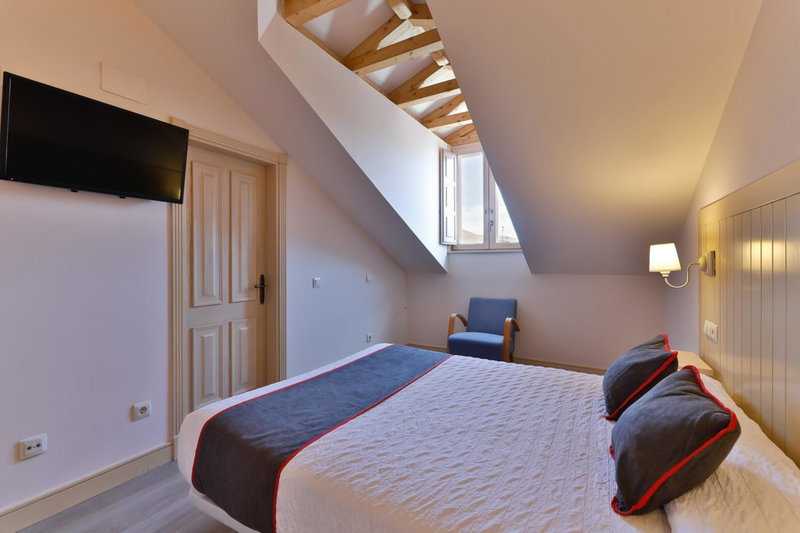Hostal La Chata by Vivere Stays, La Granja de San Ildefonso, Spain