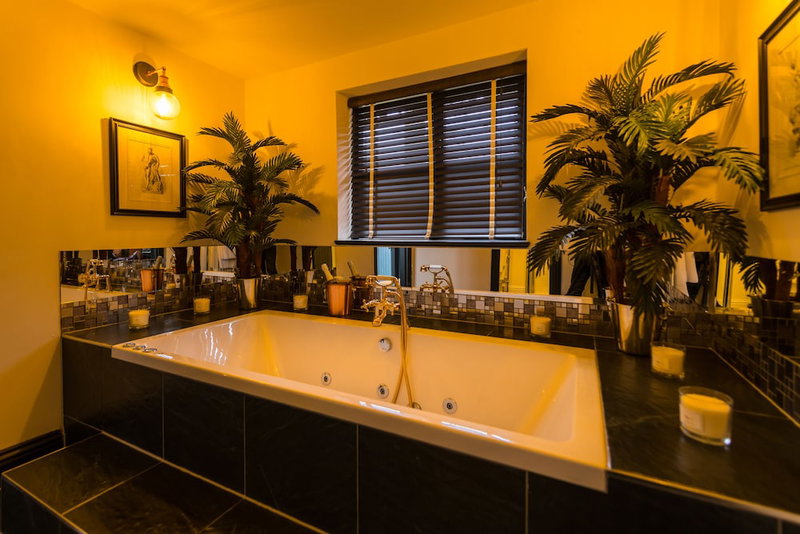 Queens Arms, Hungerford, United Kingdom