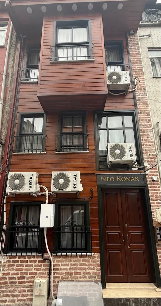 Neo Konak, Turkey
