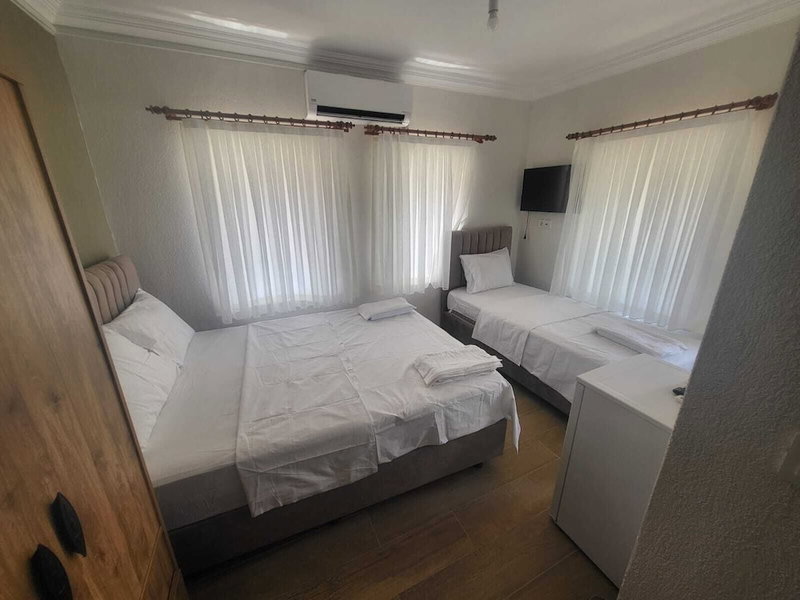 Gai̇a Taş Konak Geyi̇kli̇, Ezine, Turkey