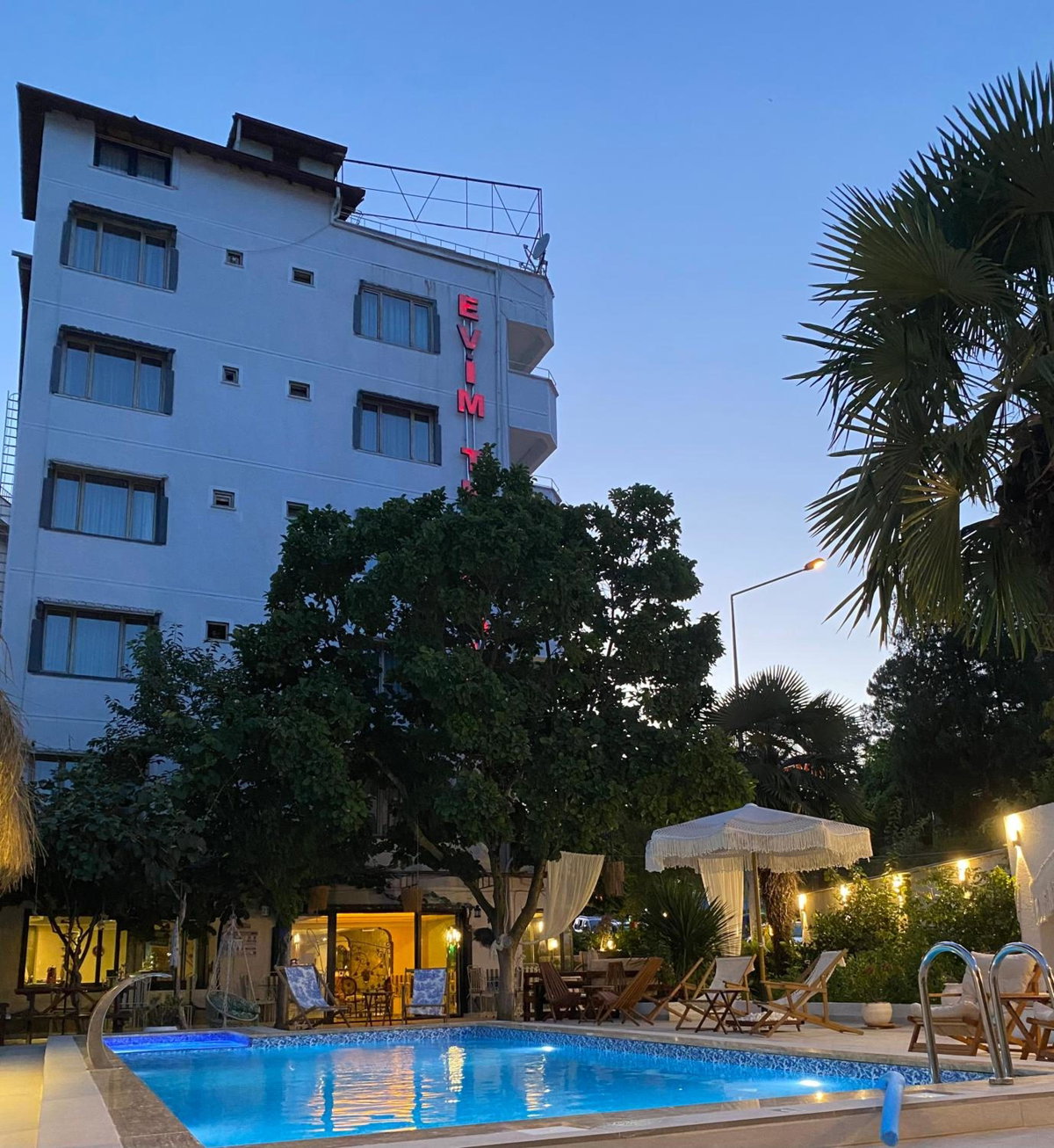 Evi̇m Apart Hotel, Turkey